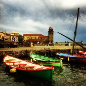 un surftrip en campervan campy en passant par le port de collioure